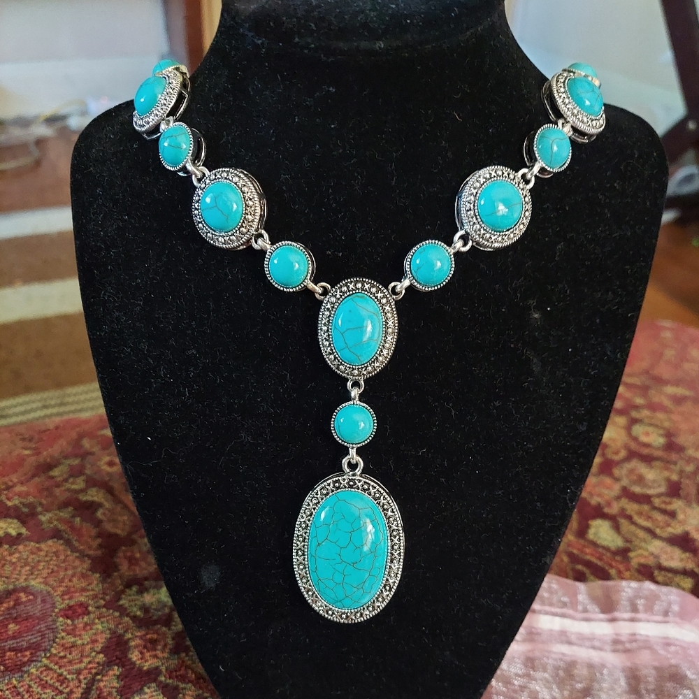 3/$15 NWT Nadine West faux turquoise necklace